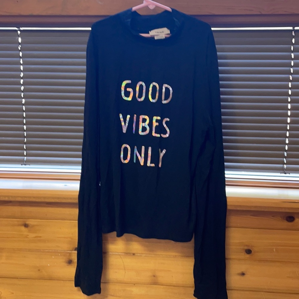 Black ‘good vibes only’ long sleeve